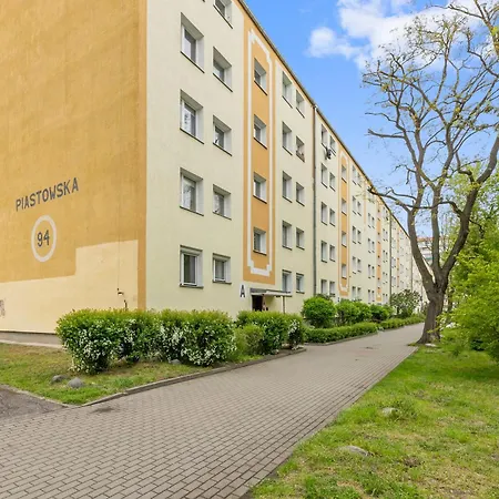 Rentplanet - Piastowska Apartmán *