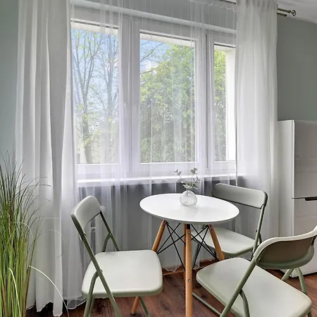 Rentplanet - Piastowska Apartment